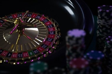 Fortune Mouse slot game interface showing reel layout and spin button on mobile screen